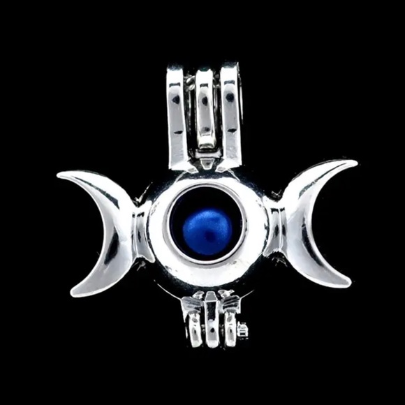 $2 Triple Goddess Opening Charm $2 WITH ANY ORDER OF $10 OR MORE - Picture 4 of 12